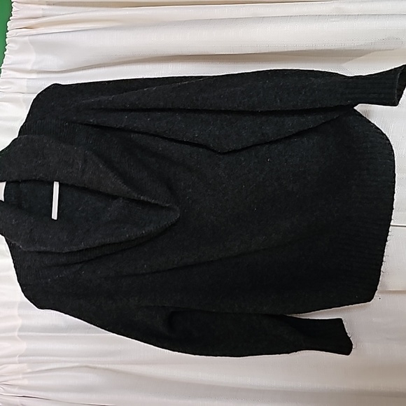 H&M - Picture 2 of 3